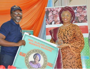 Lola Alonge Wins Mamaye Heroine Award in Nigeria